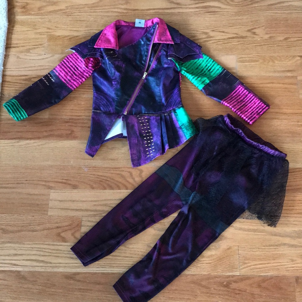 Disney Descendent’s “ Mal” outfit